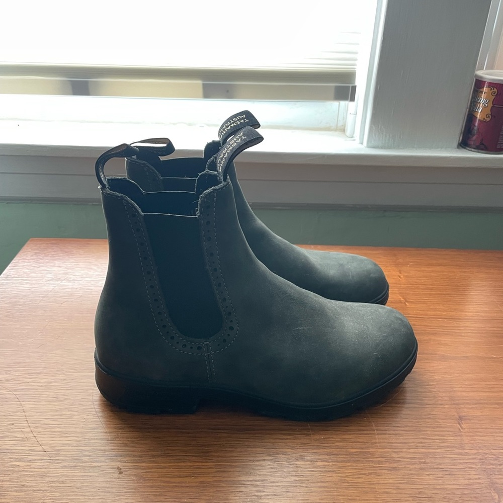 Blundstone High Top Chelsea boots